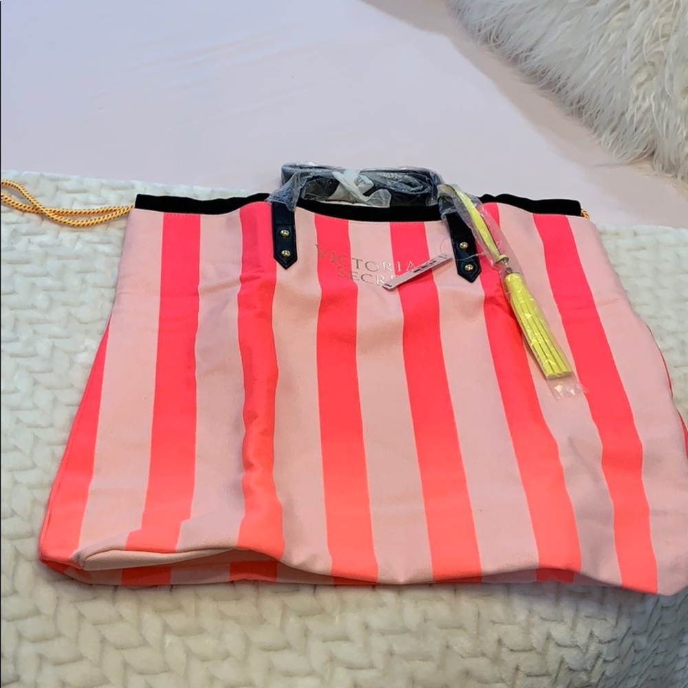 Victoria Secret.   (NWT)